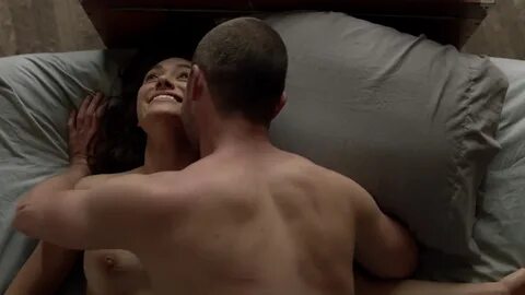 Emmy Rossum nua em mais uma cena de sexo (Shameless) - Tomat