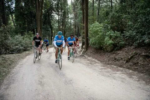 L'Eroica - Oltre settemila ciclisti a Gaiole in Chianti al f