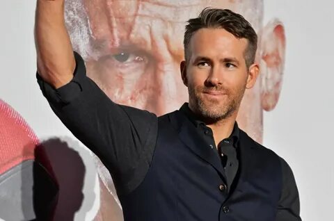 Ryan Reynolds releases behind-the-scenes photo for 'Detectiv