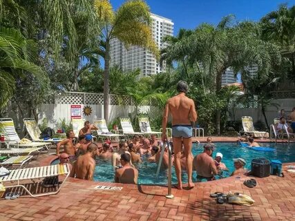 30 Fabulous USA Gay Resorts To Try On Your Next Gaycation! 🌈