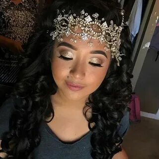 quinceanera makeup and hair Quinceanera hairstyles, Hair sty