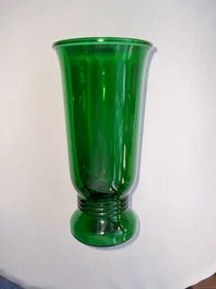 VINTAGE NAPCO EMERALD GREEN GLASS VASE
