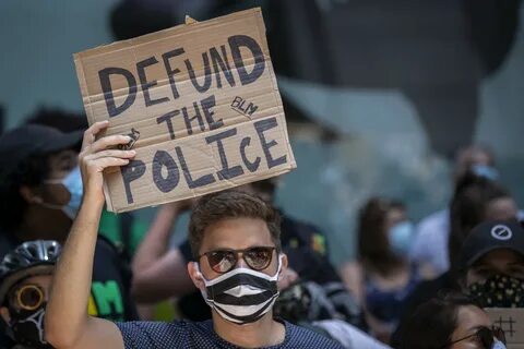 Is 'Defund the Police' a Gift to Donald Trump's 2020 Campaig