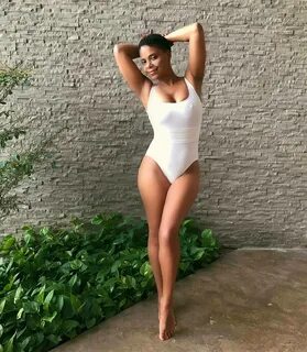 HOLLYWOOD ACTRESS - SANAA LATHAN FLAUNTS HER FIGURE IN A WHI