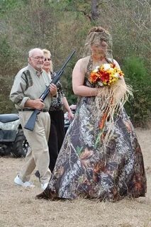 I can't believe she wore THAT!!! 19 Of The Most Bizarre Wedd