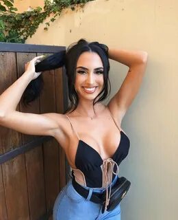 Alycia Tyre (Sahlt) - 9GAG