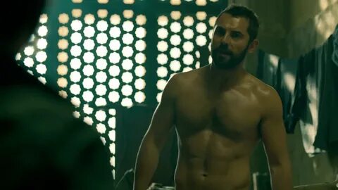 ausCAPS: Daniel MacPherson nude in Strike Back 6-01 "Retribu