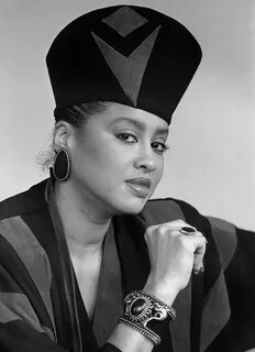 How I Discovered And Fell In Love With Phyllis Hyman Black m