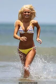 Blonde Leah Messer bikini candids at the beach, 2011 Celebs 