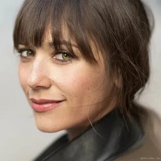 A beauty minute with Rashida Jones Beauty hair makeup, Rashi