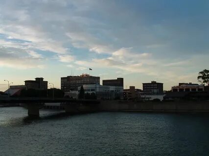 Фото East Bank of Cedar River at Waterloo, Iowa в городе Ват