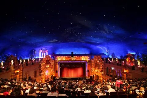 Saenger Theatre Moving clouds, New orleans, Night life