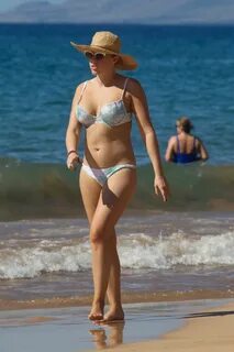 Jodie Sweetin in Bikini on the Beach in Maui * CelebMafia