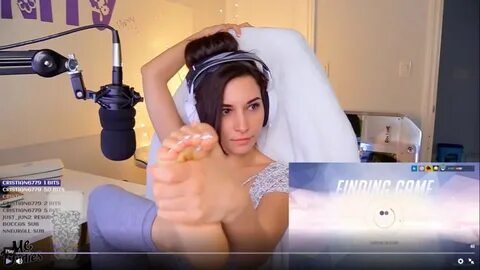 Alinity shows her feet (Streamer) - 11 Pics xHamster