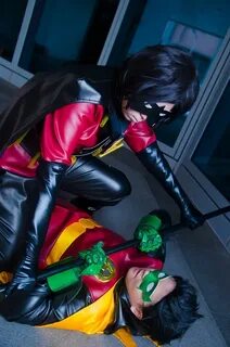 Red Robin(Tim Drake) - hibiki(響) Red Robin Cosplay Photo