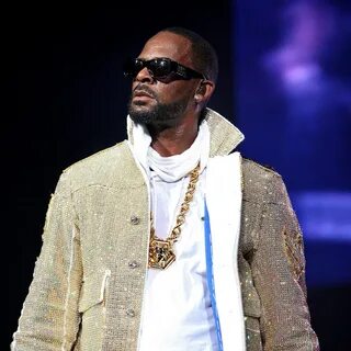 R. Kelly’s New Song "I Admit" Is a Response to Abuse Allegat