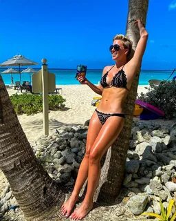 Savannah Faith Chrisley в Instagram: "It’s not a beach day w