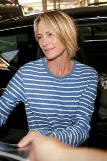 Robin Wright arrived at airport in Nice 05/16/2017. Robin wr