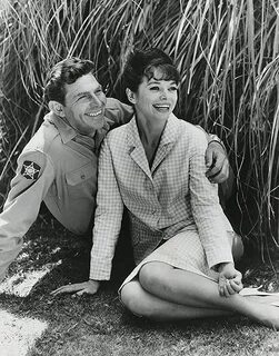 Aneta Corsaut and Andy Griffith in The Andy Griffith Show (1