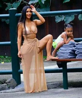 Kim Kardashian Kim kardashian outfits, Kim kardashian bikini