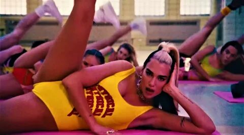 Dua Lipa plays fitness instructor in 'Physical' workout vide