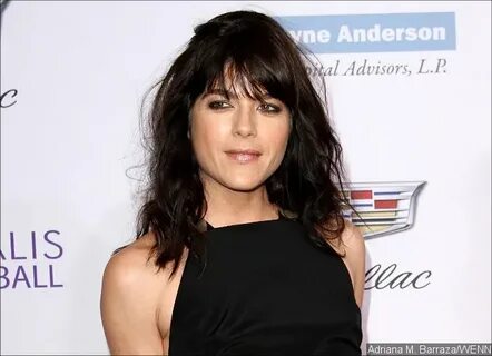 Selma Blair Removed From Plane on Stretcher After Outburst, 
