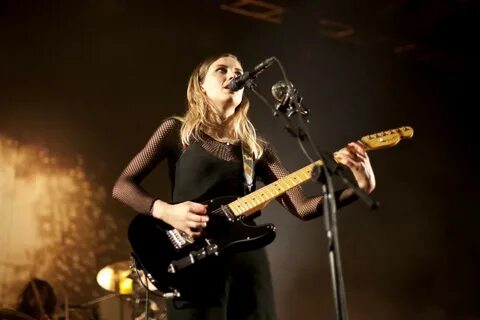 Review: Wolf Alice @ Brighton Dome in Pictures - art noise.
