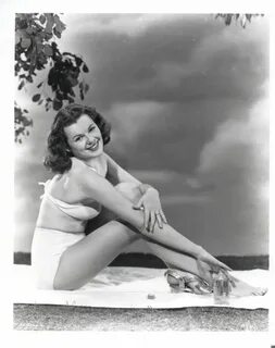 Barbara Hale bathing beauty Perry mason, American actress, H