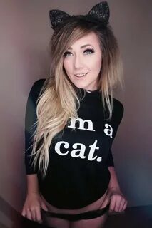 TML Girls: lindsay Elyse, Cute Cat