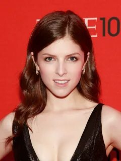 Anna Kendrick Pictures in an Infinite Scroll - 708 Pictures