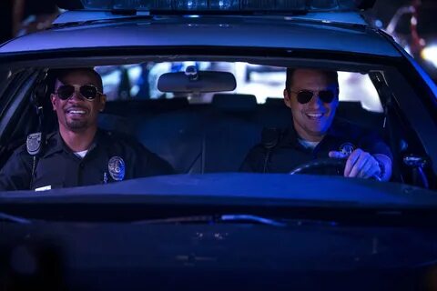 Фильм "Типа копы" / Let's Be Cops (2014) - трейлеры, дата вы