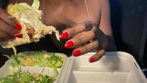 Happy Taco/ Titty Tuesday 👅 tacos are so messy 🤦 🏾 ♀ - Reddit