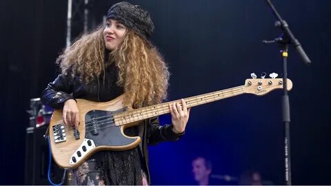 Tal Wilkenfeld Bass guitar, Bass guitarist