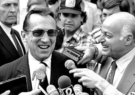 Al Davis: A Football Life in Pictures - Silver And Black Pri