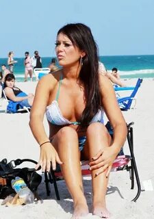 Jwoww - American Artist and TV Personality in Bikini celebri