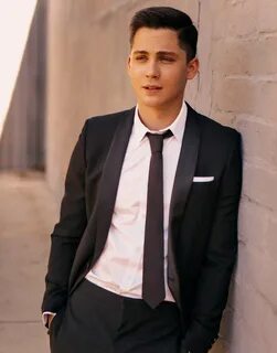 Men in Vogue Logan lerman, Logan, American actors