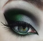 Emeralds Cat eye makeup, Emerald eye makeup, Makeup for gree
