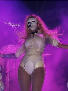 In This Moment - Maria Brink - Houston, Texas 5.8.13 Maria b