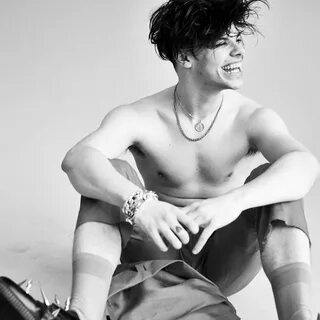 The Stars Come Out To Play: Yungblud - New Naked & Shirtless