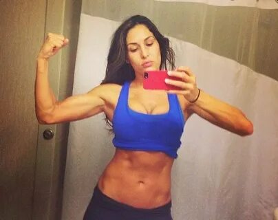 wwe divas with abs WWE Diva Nikki Bella Is Someone You Shoul