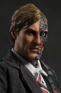 Review and photos of Hot Toys Dark Knight Harvey Dent, Two-F
