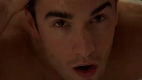 ausCAPS: Josh Bowman shirtless in Revenge 3-08 "Secrecy"