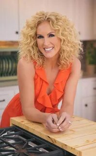 Little Big Town's Kimberly Schlapman Shares Her Favorite Hol