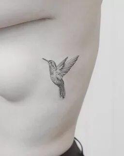 hummingbird tattoo - Google zoeken Tiny bird tattoos, Hummin