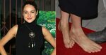 Barefoot Shailene Woodley's Naked Feet On Divergent Red Carp