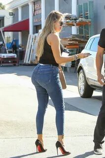 Khloe Ass McGregor 3 - BlackSportsOnline