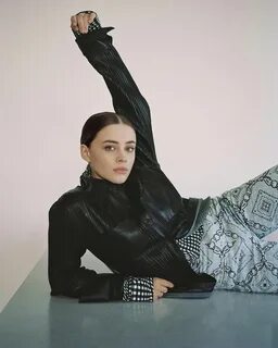 Josephine Langford - Teen Vogue October 2020 Photoshoot * Ce