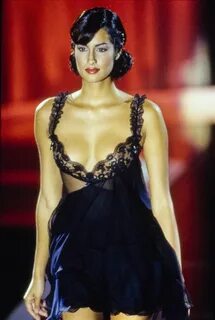Yasmeen Ghauri @ Versace Spr/Sum 1995 Fashion, Fashion show,