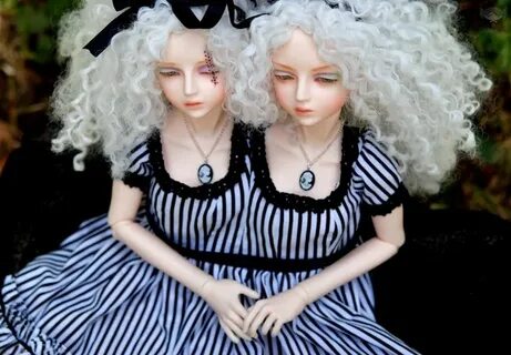 Glorydoll Lucy/Louis & Karin/Karl discussion Twin costumes, 