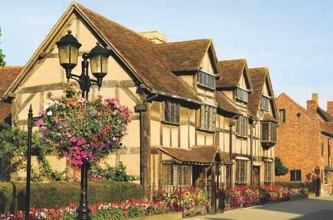 Shakespeare'in doğduğu yer olan İngiltere'nin Stratford-upon